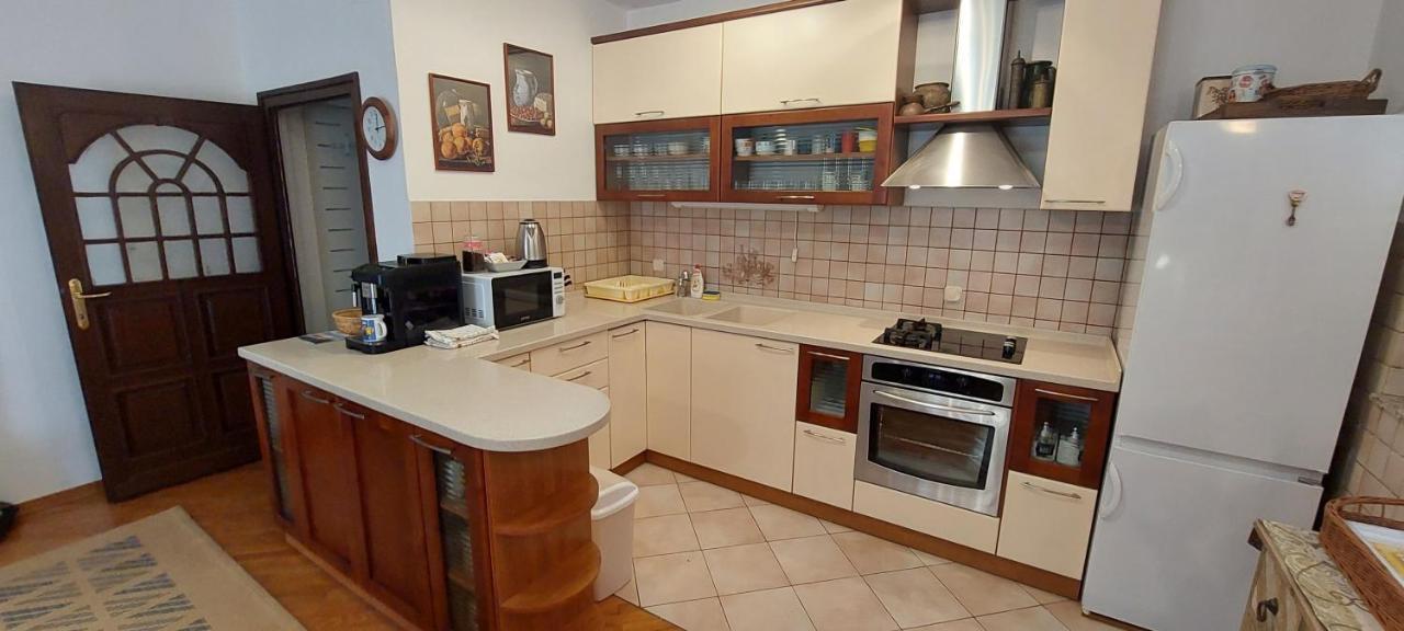 Holiday House "Lea" Lukoran Ngoại thất bức ảnh